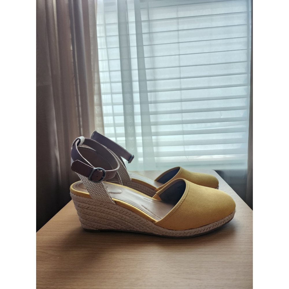 Style & Co Dark Yellow Mustard Espadrille Wedge Closed Toe Sandals SZ 10.5 M - Picture 8 of 13